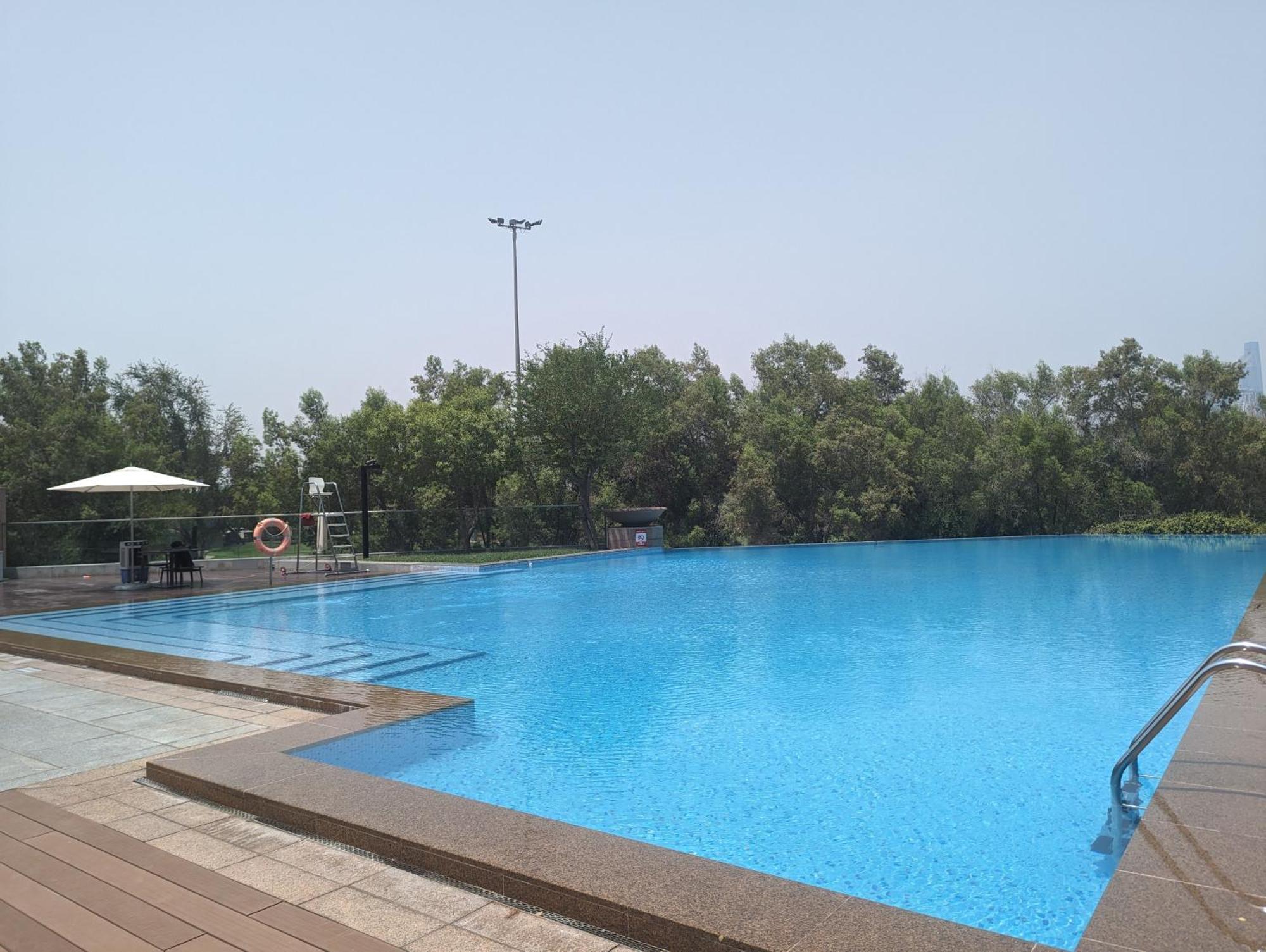 Oasis In - Expat Preferred Community - The Greens - The Views - Perfect For Business And Pleasure - Close To Metro - Park, Lakes And Jogging 1 Min Walk Away - Yoga Classes By The - 4 People - Big Balcony - 3 Min Drive To Sheikh Zayed Apartment Dubai
