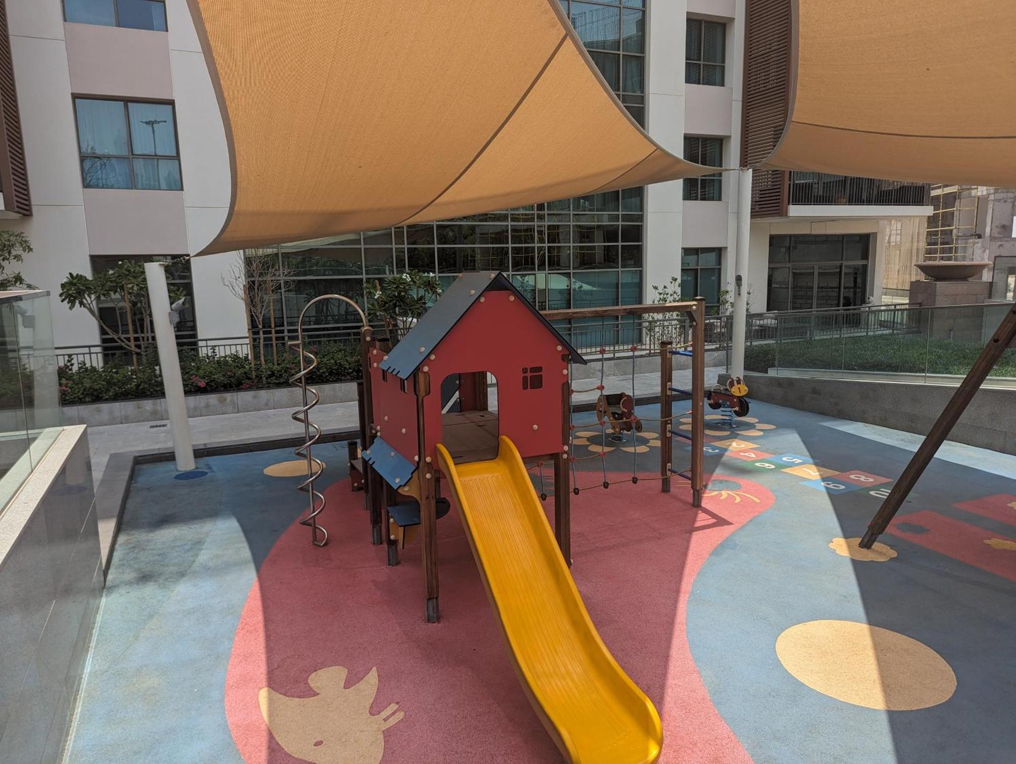 Oasis In - Expat Preferred Community - The Greens - The Views - Perfect For Business And Pleasure - Close To Metro - Park, Lakes And Jogging 1 Min Walk Away - Yoga Classes By The - 4 People - Big Balcony - 3 Min Drive To Sheikh Zayed Dubai