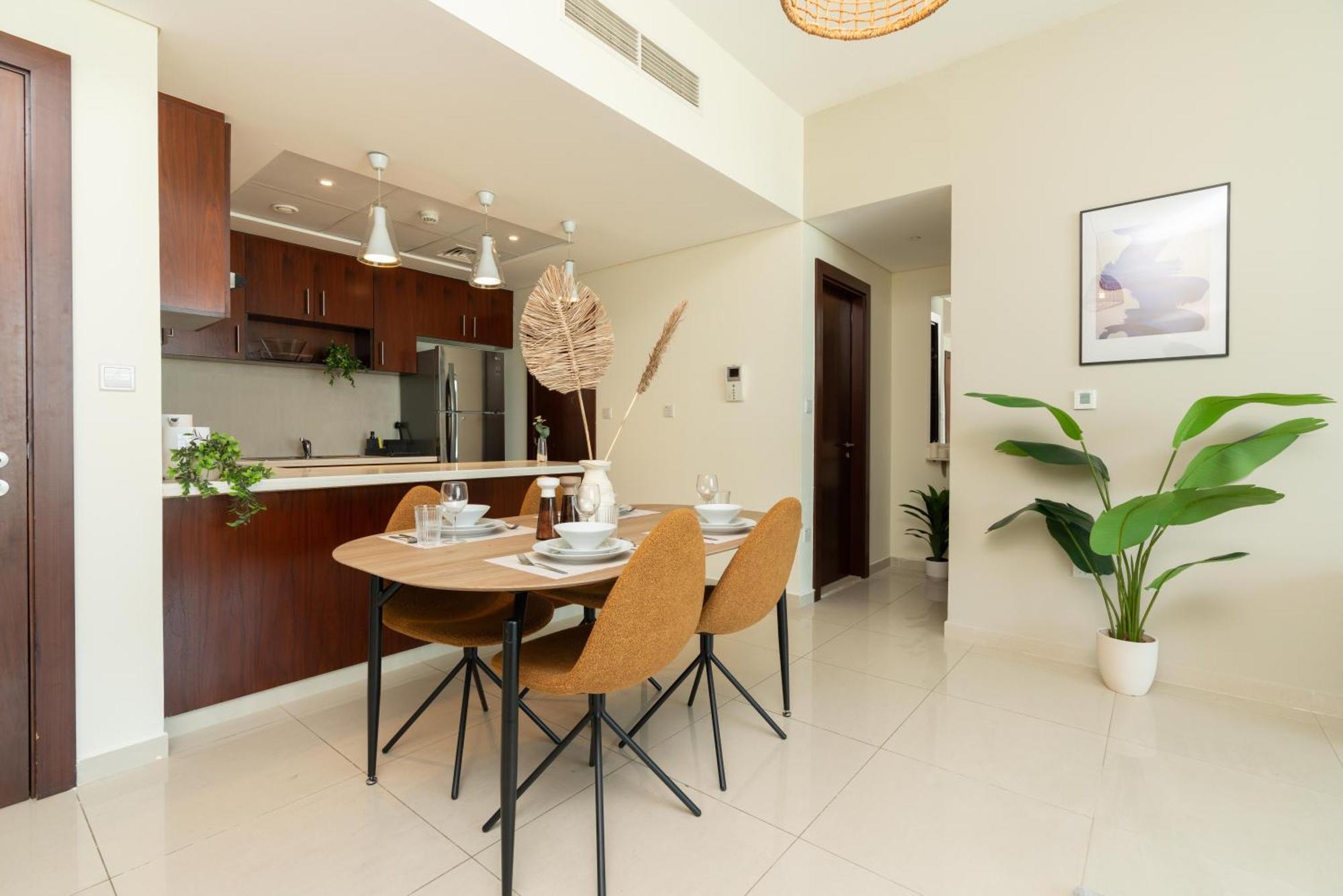 Oasis In - Expat Preferred Community - The Greens - The Views - Perfect For Business And Pleasure - Close To Metro - Park, Lakes And Jogging 1 Min Walk Away - Yoga Classes By The - 4 People - Big Balcony - 3 Min Drive To Sheikh Zayed Apartment Dubai