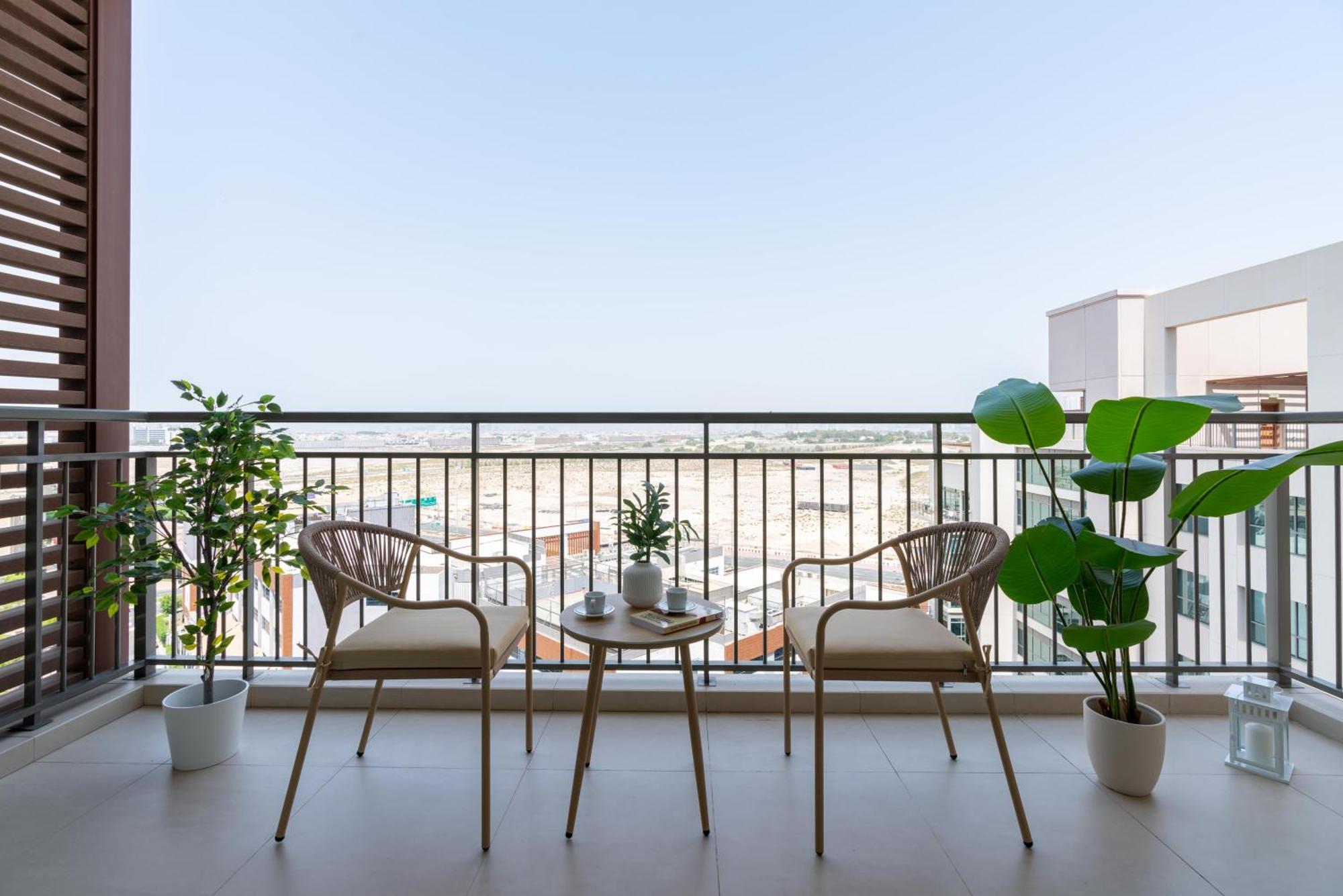 Oasis In - Expat Preferred Community - The Greens - The Views - Perfect For Business And Pleasure - Close To Metro - Park, Lakes And Jogging 1 Min Walk Away - Yoga Classes By The - 4 People - Big Balcony - 3 Min Drive To Sheikh Zayed